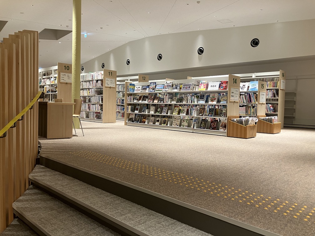 南部図書館館内